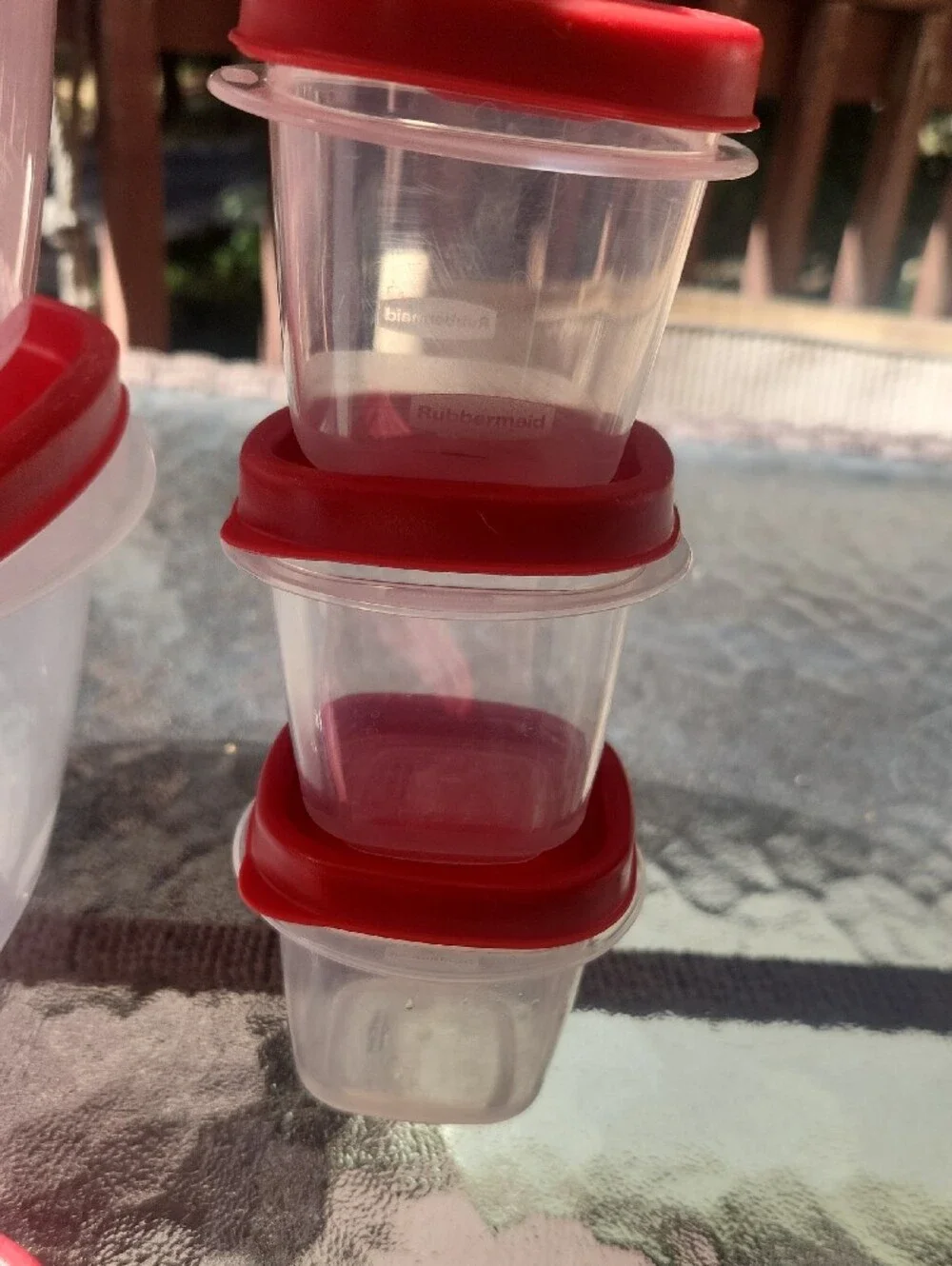 Rubbermaid Easy Find Lids Red Food Storage Container & Shaker Bottle Lot